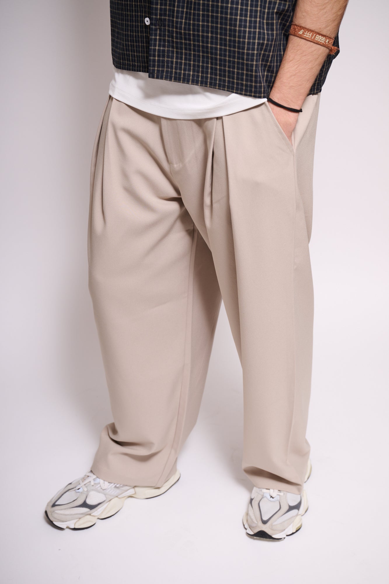 BRAIN Pantalone Baggy Fit Con Pince Tailored Beige