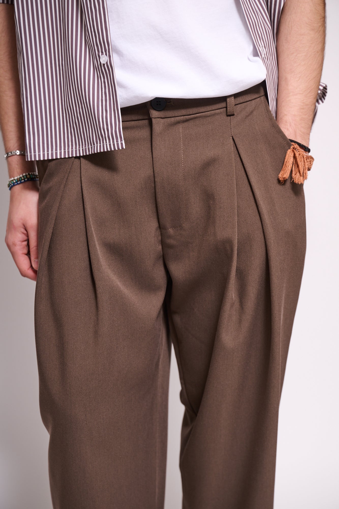 BRAIN Pantalone Baggy Fit Con Pince Tailored Marrone